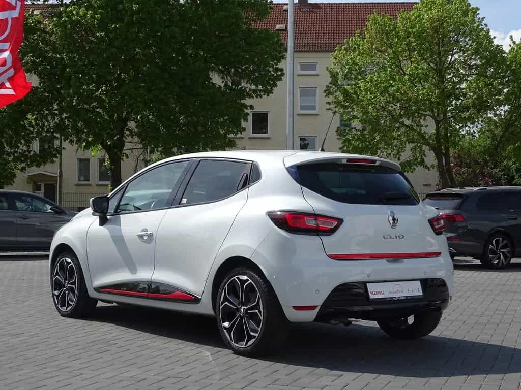 Renault Clio 1.3 TCE Intens LED Navi Kamera Sitzheizung 01/2018-photo-2