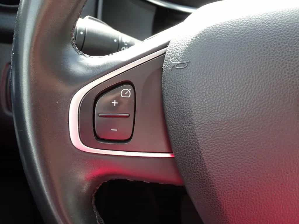 Renault Clio 1.3 TCE Intens LED Navi Kamera Sitzheizung 01/2018-photo-21