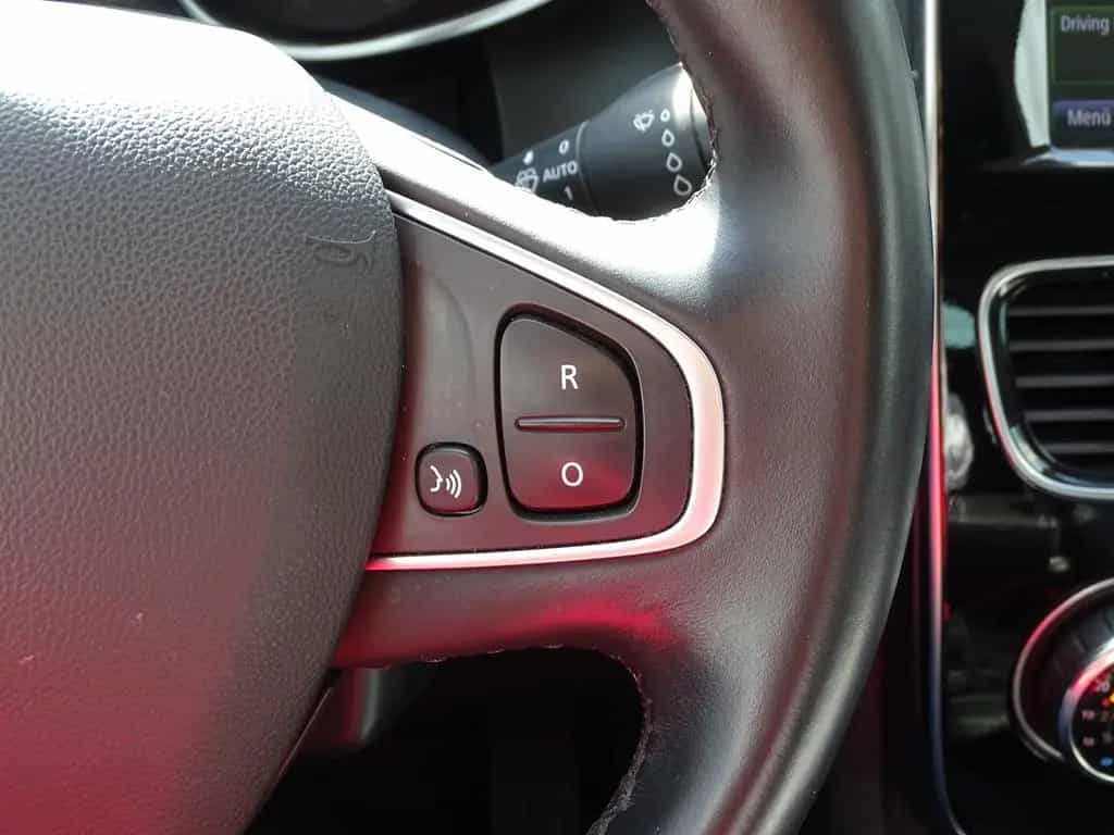 Renault Clio 1.3 TCE Intens LED Navi Kamera Sitzheizung 01/2018-photo-22
