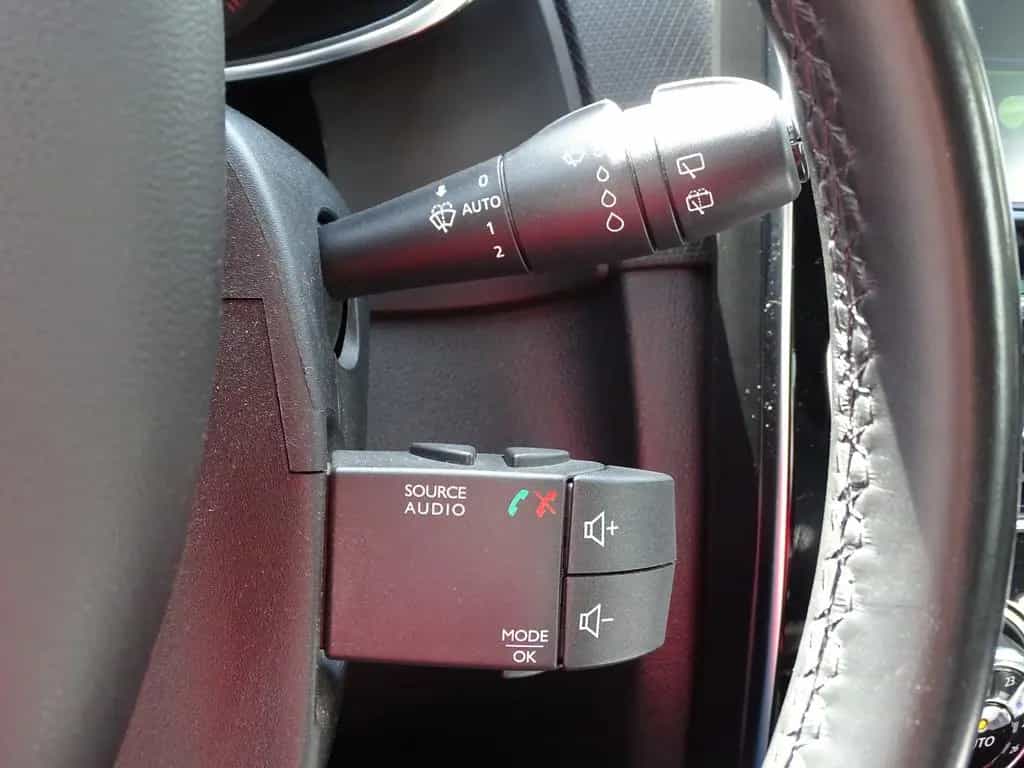 Renault Clio 1.3 TCE Intens LED Navi Kamera Sitzheizung 01/2018-photo-24