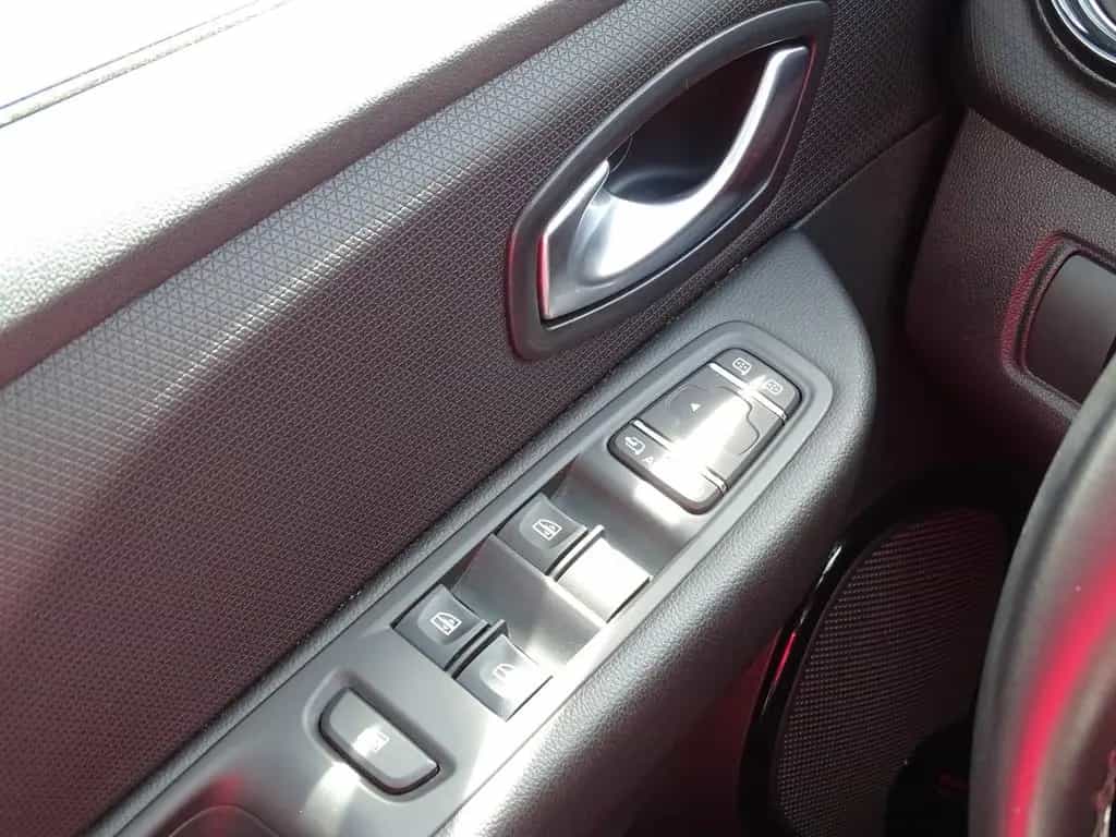 Renault Clio 1.3 TCE Intens LED Navi Kamera Sitzheizung 01/2018-photo-25
