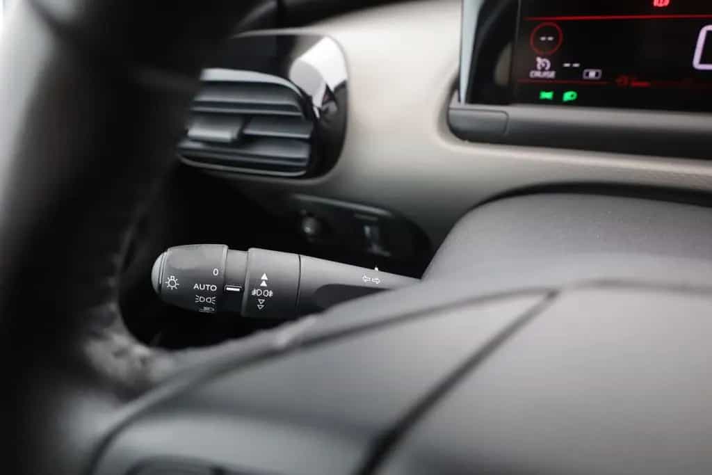 Citroën C4 Cactus 1.2 Aut. Shine Navi Pano Kamera DAB 11/2018-photo-18