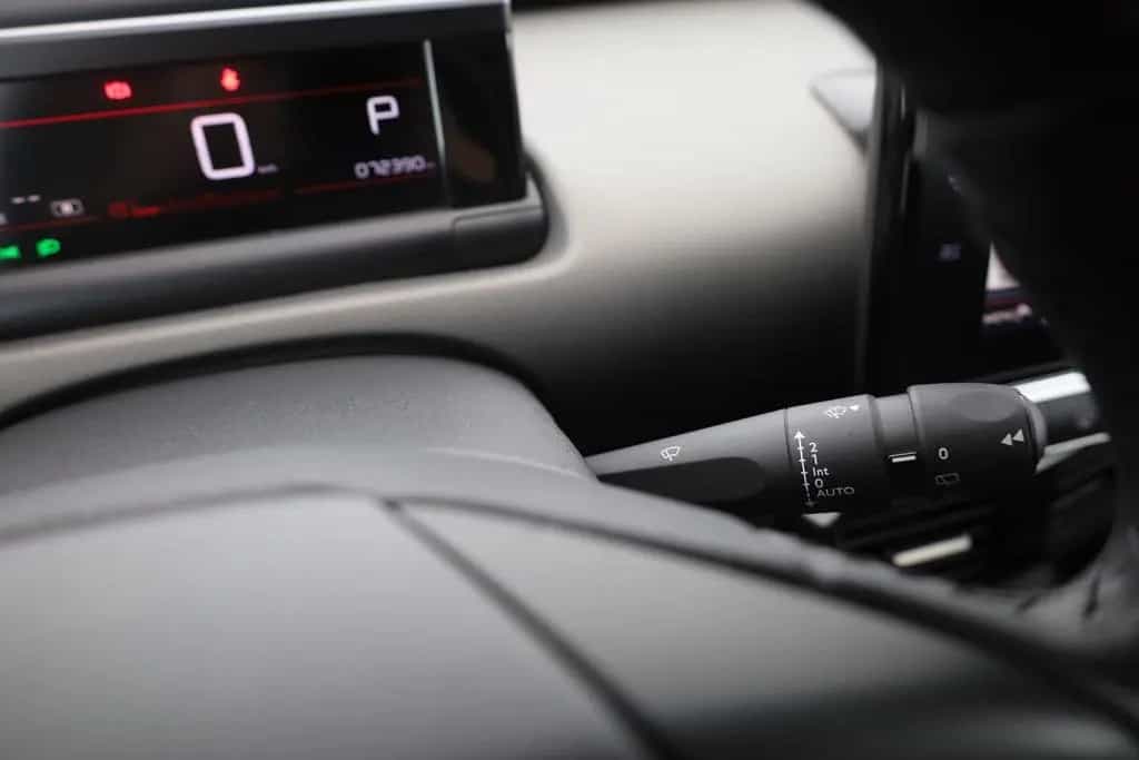 Citroën C4 Cactus 1.2 Aut. Shine Navi Pano Kamera DAB 11/2018-photo-19