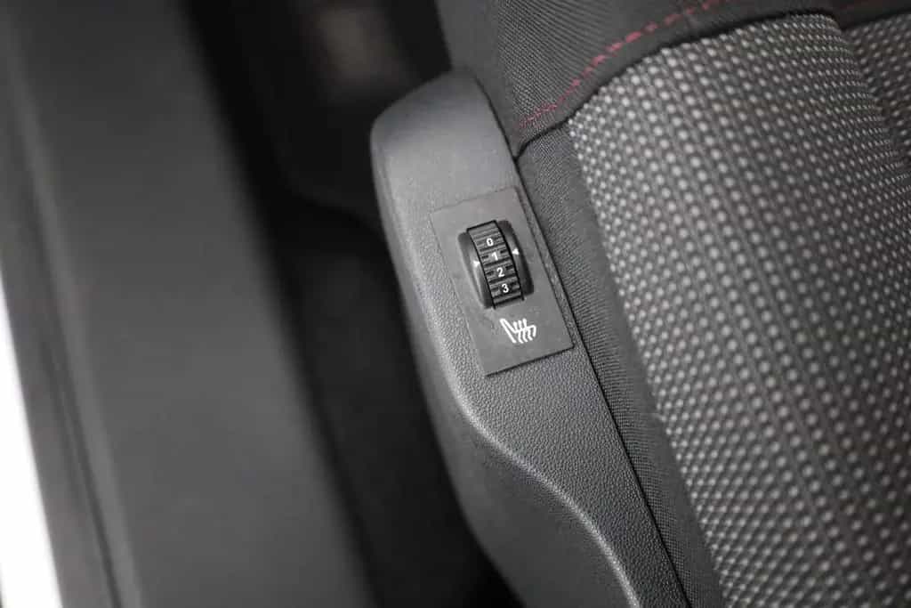 Citroën C4 Cactus 1.2 Aut. Shine Navi Pano Kamera DAB 11/2018-photo-28