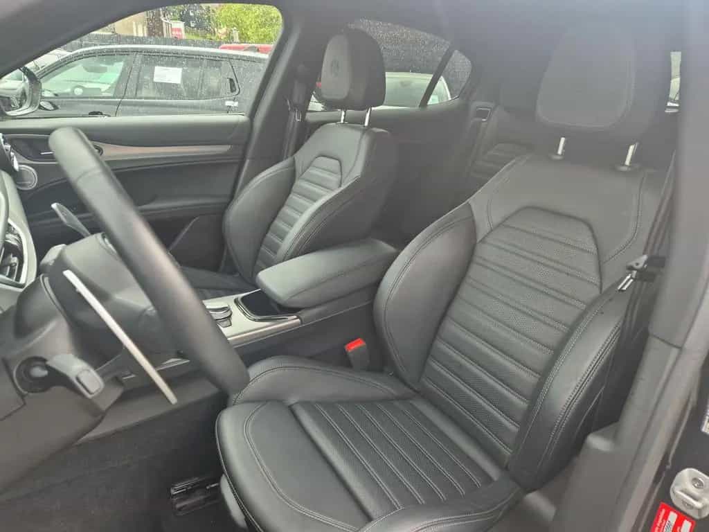 Alfa Romeo Stelvio Veloce Diesel AT 8 Allradantrieb*Premium 04/2024-photo-5