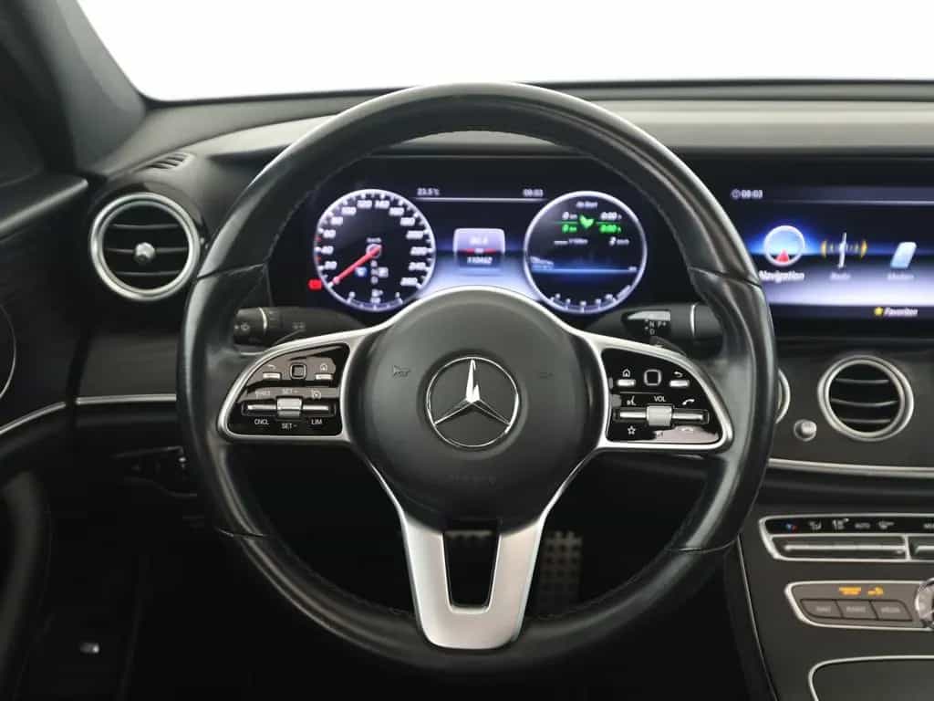 Mercedes-Benz E 200 4M Sportstyle Avantgarde Comand Kamera 06/2020-photo-11