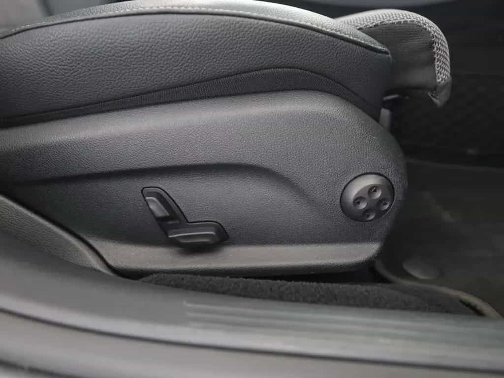 Mercedes-Benz E 200 4M Sportstyle Avantgarde Comand Kamera 06/2020-photo-19