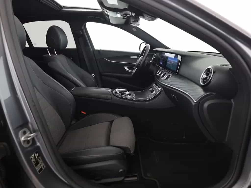 Mercedes-Benz E 200 4M Sportstyle Avantgarde Comand Kamera 06/2020-photo-9