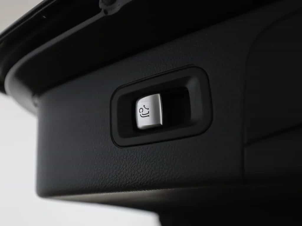 Mercedes-Benz GLC 300 4M AMG Comand AHK Leder Kamera LED Navi 12/2018-photo-21