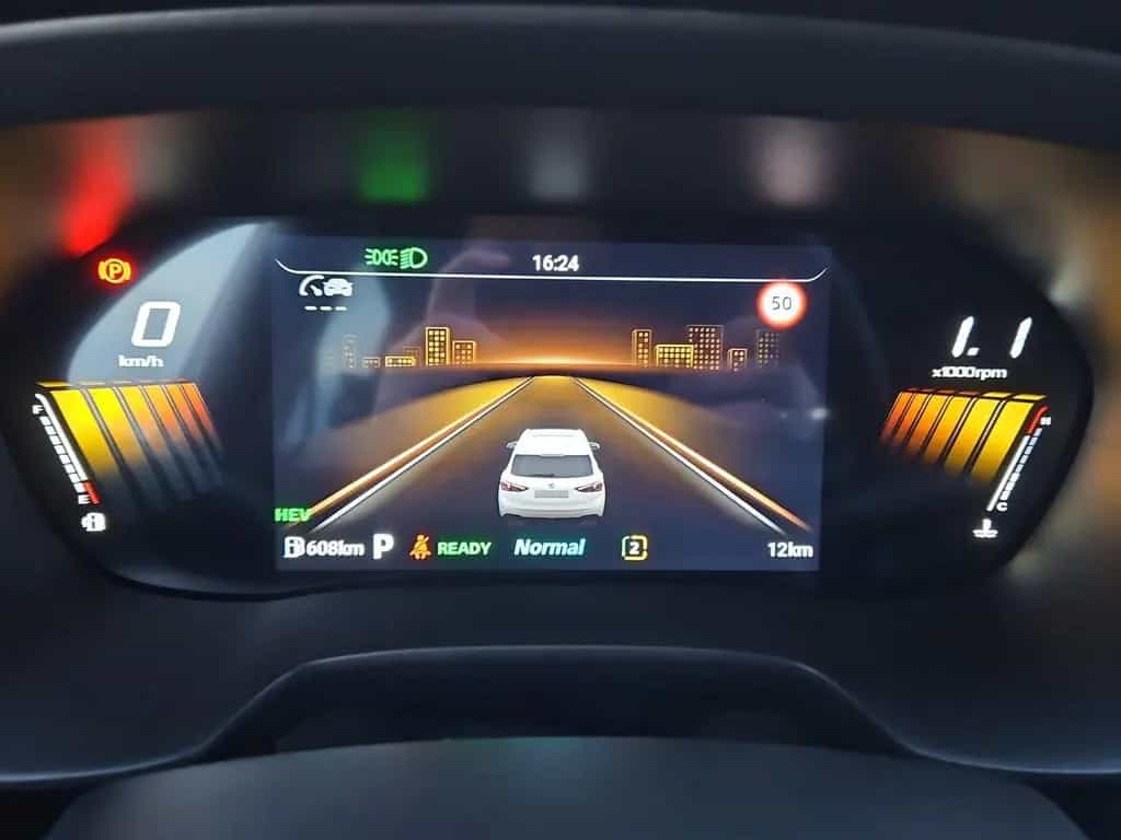 MG ZS Luxury 1.5 Hybrid+ Autom LED ACC GJR RFK SHZ 12/2024-photo-14