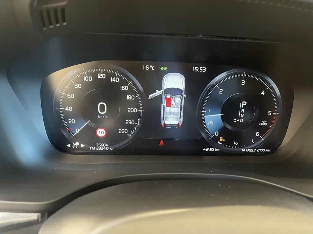 Volvo XC60 D5- R Design ACC AHK AUT Kam. Navi Sportp. 11/2018-photo-11