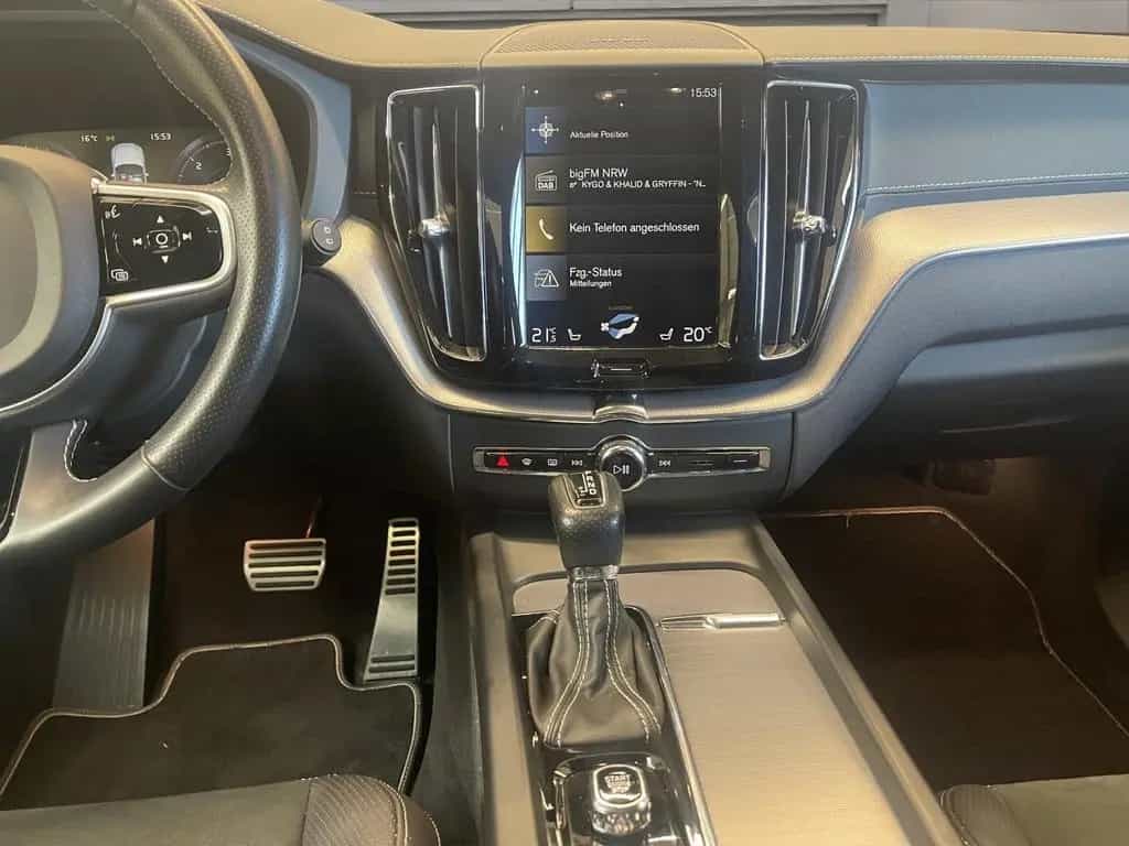 Volvo XC60 D5- R Design ACC AHK AUT Kam. Navi Sportp. 11/2018-photo-13