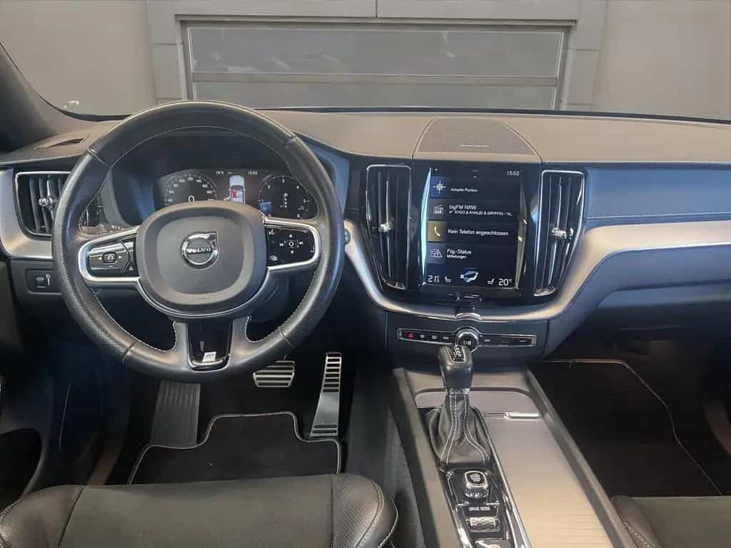 Volvo XC60 D5- R Design ACC AHK AUT Kam. Navi Sportp. 11/2018-photo-15