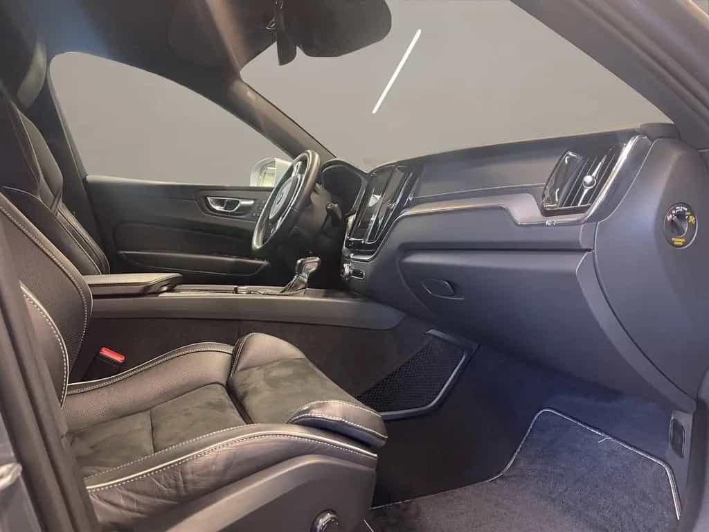 Volvo XC60 D5- R Design ACC AHK AUT Kam. Navi Sportp. 11/2018-photo-17