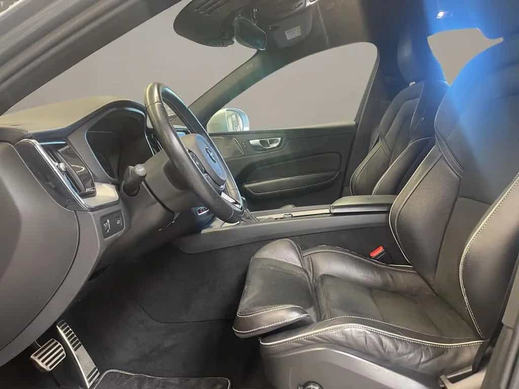 Volvo XC60 D5- R Design ACC AHK AUT Kam. Navi Sportp. 11/2018-photo-7