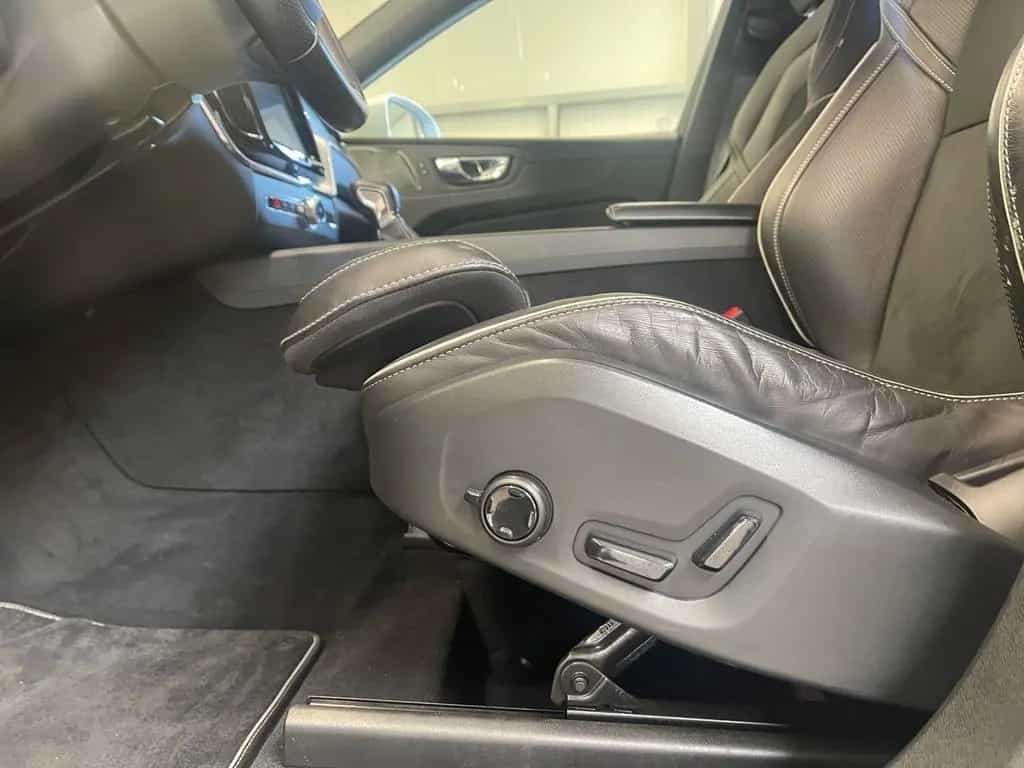 Volvo XC60 D5- R Design ACC AHK AUT Kam. Navi Sportp. 11/2018-photo-9