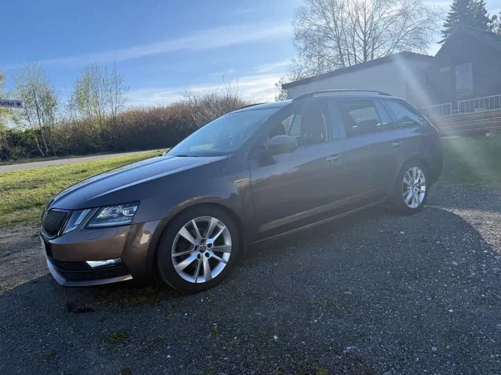 Skoda Octavia 1.5 TSI ACT CLEVER Combi CLEVER 02/2018-photo-3