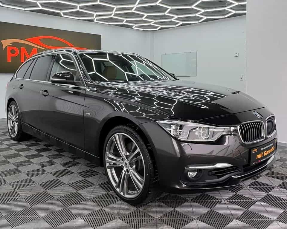 BMW 3 Series 330 3 Touring 330 i xDrive Luxury Line 11/2016-photo-1
