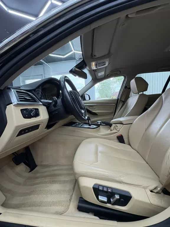 BMW 3 Series 330 3 Touring 330 i xDrive Luxury Line 11/2016-photo-10