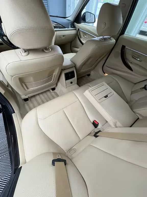 BMW 3 Series 330 3 Touring 330 i xDrive Luxury Line 11/2016-photo-17
