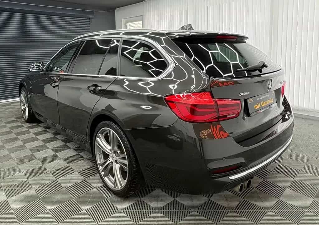 BMW 3 Series 330 3 Touring 330 i xDrive Luxury Line 11/2016-photo-2