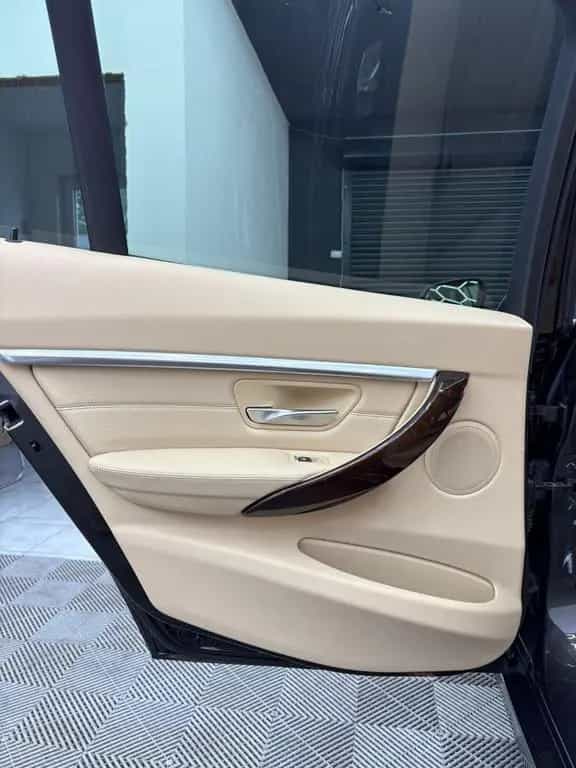 BMW 3 Series 330 3 Touring 330 i xDrive Luxury Line 11/2016-photo-25