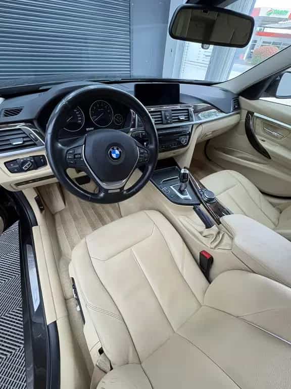 BMW 3 Series 330 3 Touring 330 i xDrive Luxury Line 11/2016-photo-7