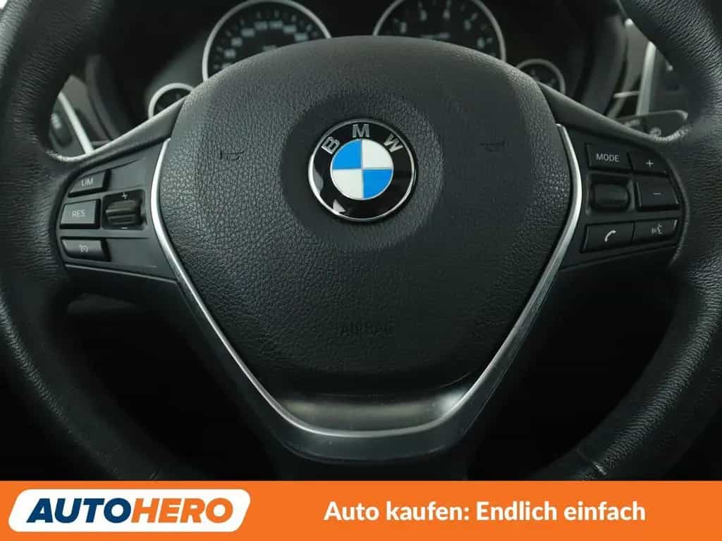 BMW 330 i xDrive Luxury Line Aut.*NAVI*LED*TEMPO*PANO 04/2018-photo-18