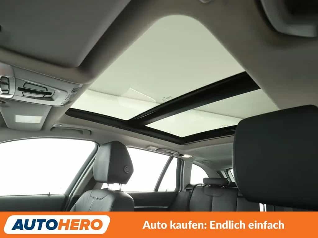 BMW 330 i xDrive Luxury Line Aut.*NAVI*LED*TEMPO*PANO 04/2018-photo-29