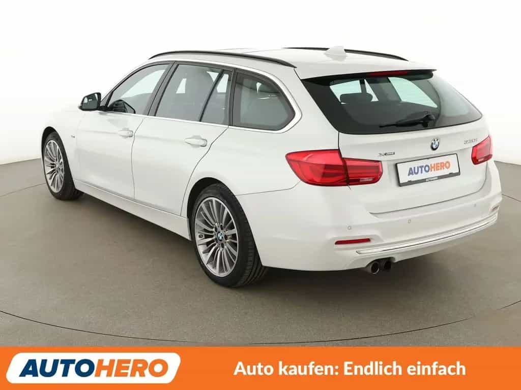 BMW 330 i xDrive Luxury Line Aut.*NAVI*LED*TEMPO*PANO 04/2018-photo-3