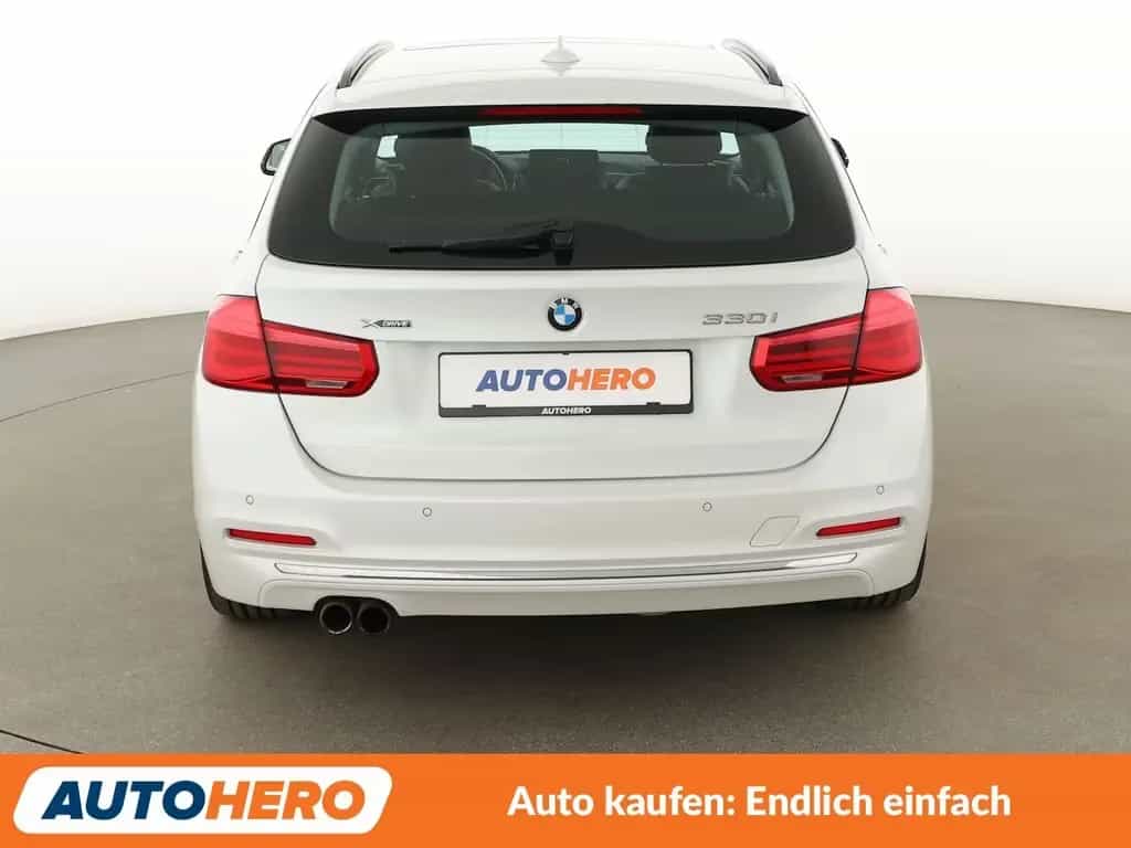 BMW 330 i xDrive Luxury Line Aut.*NAVI*LED*TEMPO*PANO 04/2018-photo-4