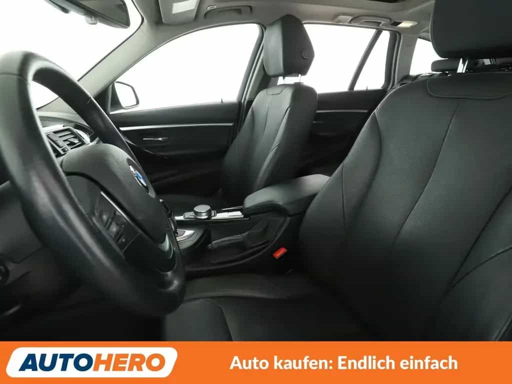 BMW 330 i xDrive Luxury Line Aut.*NAVI*LED*TEMPO*PANO 04/2018-photo-9