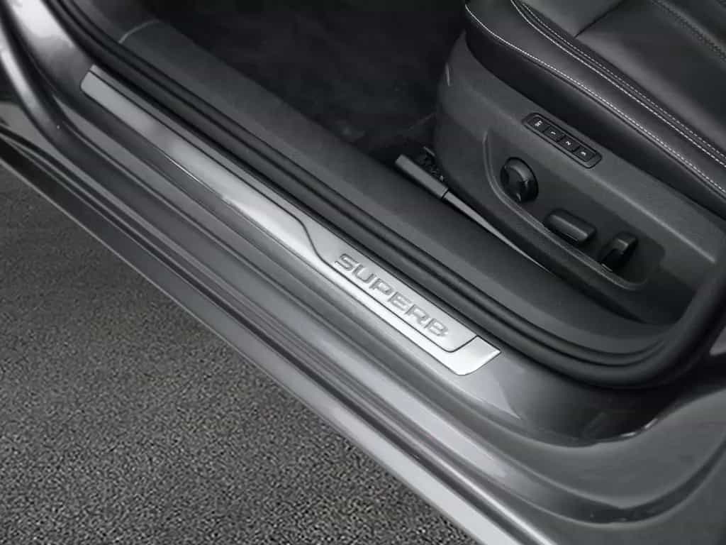 Skoda Superb Style 4x4 AHK Business-Paket Columbus 08/2022-photo-28