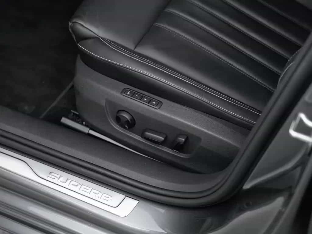 Skoda Superb Style 4x4 AHK Business-Paket Columbus 08/2022-photo-29