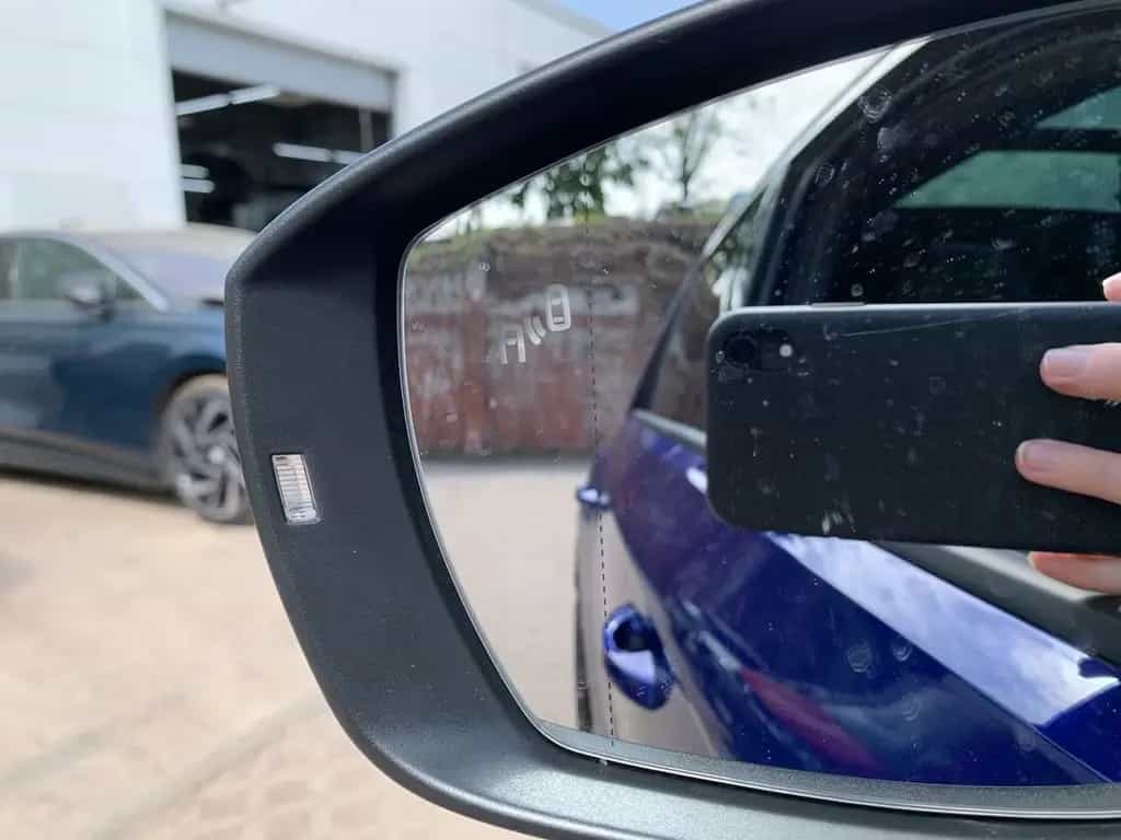 Volkswagen T-Roc R 4-MOTION AKRAPOVIC PANO+KAMERA+NAVI+DAB+ 09/2021-photo-42