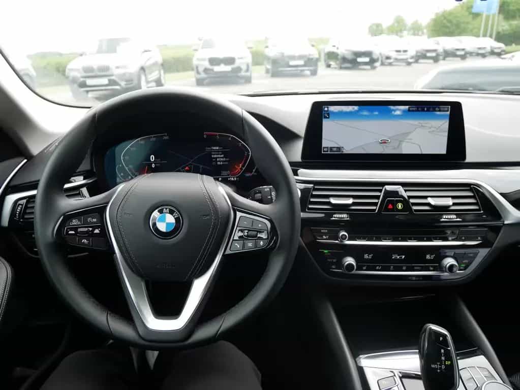 BMW 520 d Sport Line DAB ACC + Stop&Go Shz PDC 08/2020-photo-14