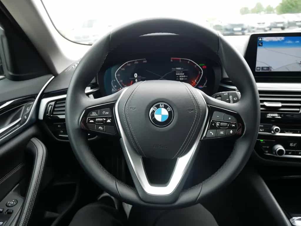 BMW 520 d Sport Line DAB ACC + Stop&Go Shz PDC 08/2020-photo-15