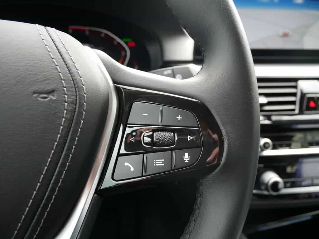 BMW 520 d Sport Line DAB ACC + Stop&Go Shz PDC 08/2020-photo-17