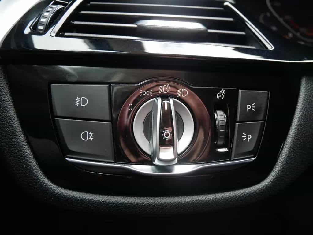 BMW 520 d Sport Line DAB ACC + Stop&Go Shz PDC 08/2020-photo-23