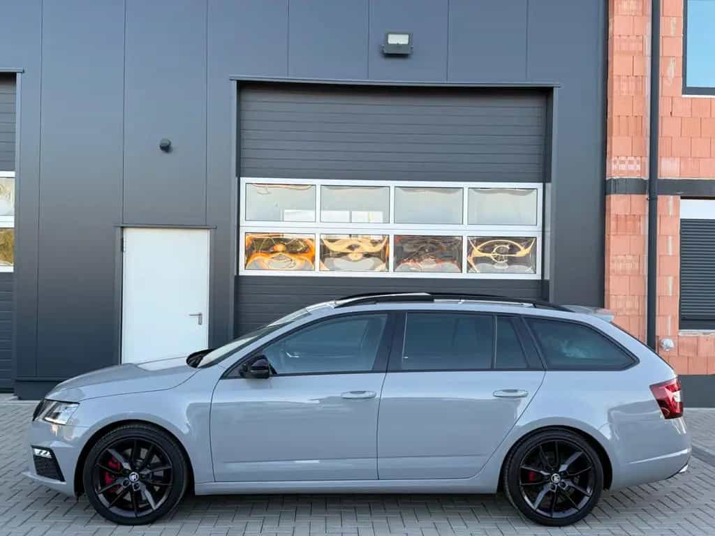 Skoda Octavia Combi RS *LED*NAVI*PANO*8 FACH*EURO 6* 01/2018-photo-2