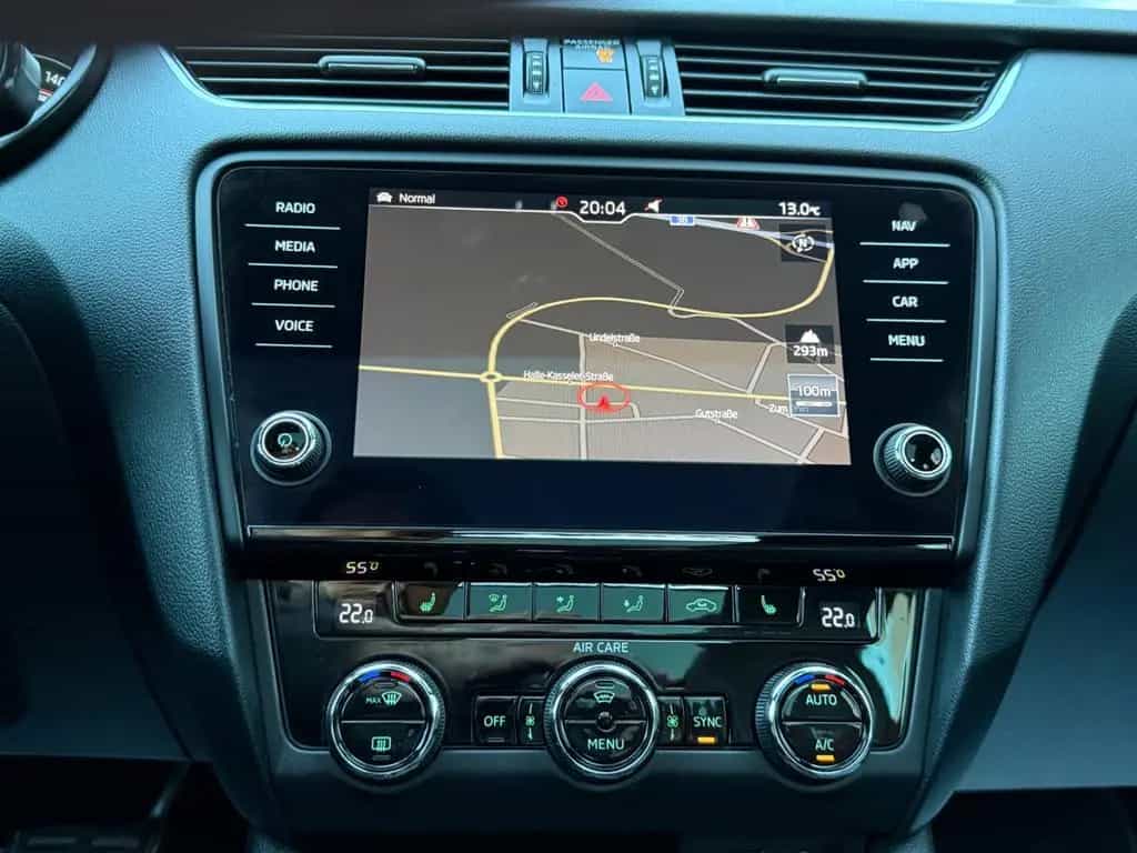 Skoda Octavia Combi RS *LED*NAVI*PANO*8 FACH*EURO 6* 01/2018-photo-21