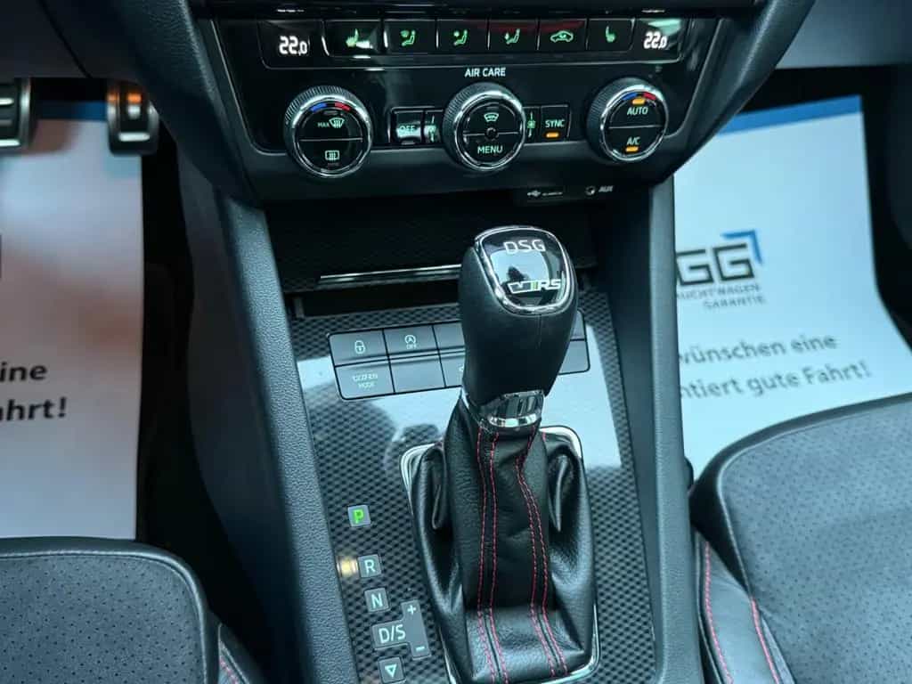 Skoda Octavia Combi RS *LED*NAVI*PANO*8 FACH*EURO 6* 01/2018-photo-22