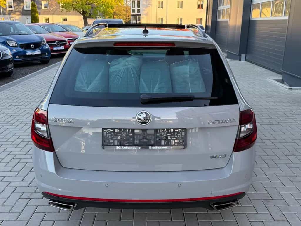 Skoda Octavia Combi RS *LED*NAVI*PANO*8 FACH*EURO 6* 01/2018-photo-5