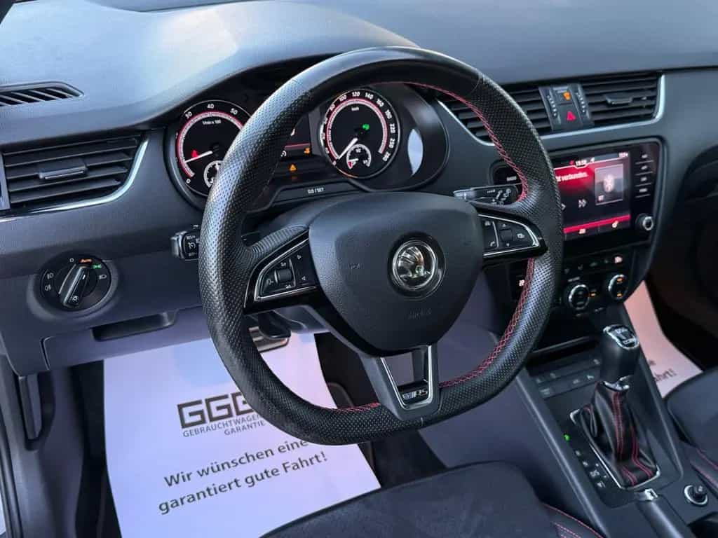 Skoda Octavia Combi RS *LED*NAVI*PANO*8 FACH*EURO 6* 01/2018-photo-9