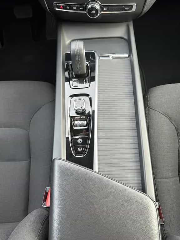 Volvo V60 B4 Momentum Pro NAV+LED+SHZ+KAM+DIGDISP+SH 03/2021-photo-12