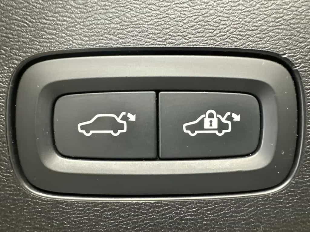 Volvo V60 B4 Momentum Pro NAV+LED+SHZ+KAM+DIGDISP+SH 03/2021-photo-6