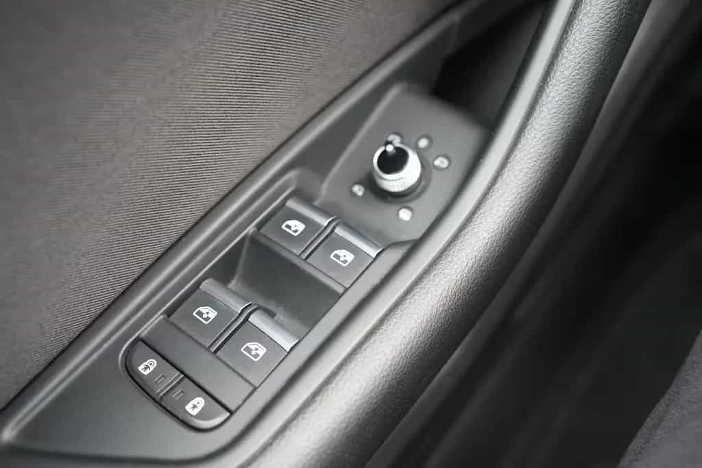 Audi A4 Avant 35 TDI advanced*ACC*DAB*CARPLAY*AHK*MMI 08/2022-photo-30