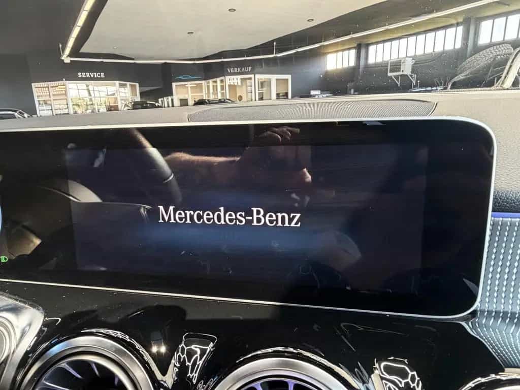 Mercedes-Benz GLB 250 GLB250 4Mat8G Progressive+Pano+Mulibeam+Rfkm. 10/2020-photo-28