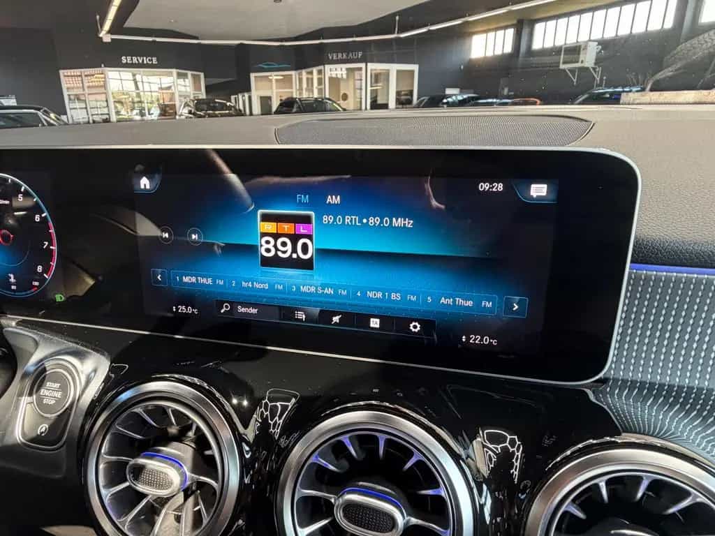 Mercedes-Benz GLB 250 GLB250 4Mat8G Progressive+Pano+Mulibeam+Rfkm. 10/2020-photo-30