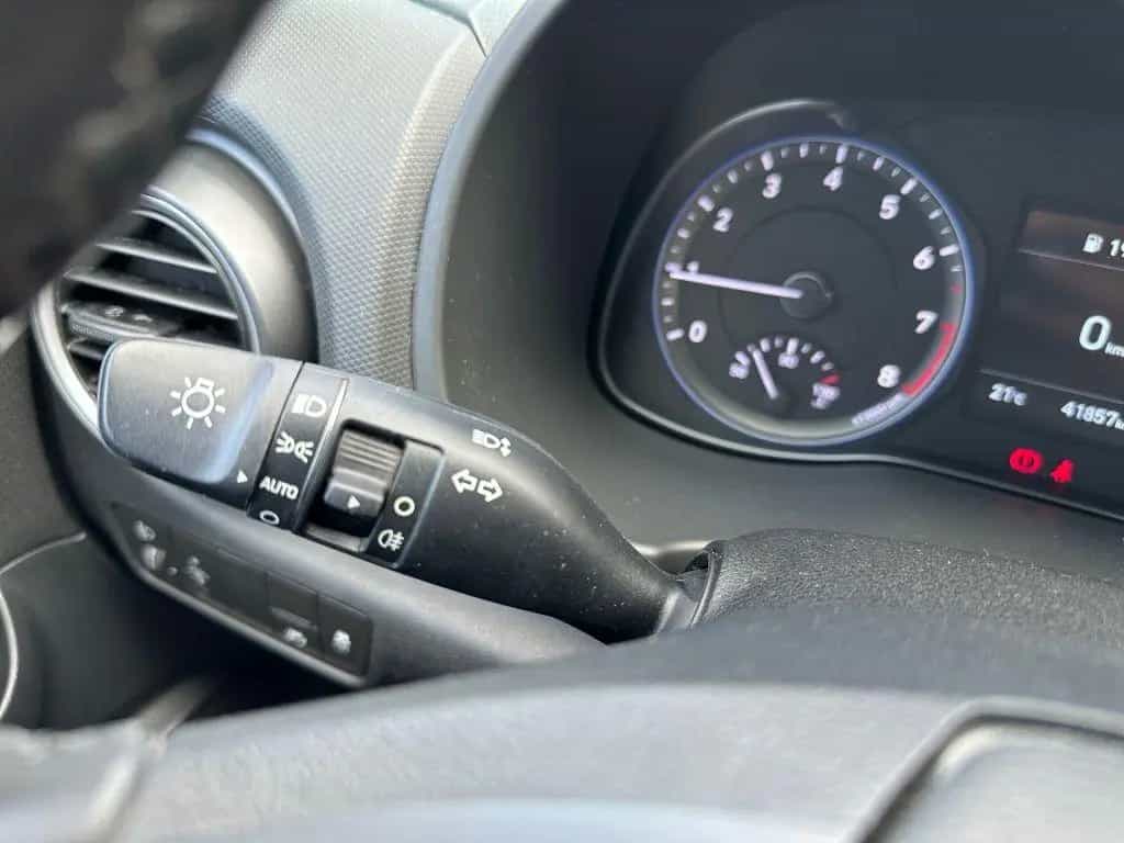Hyundai KONA 1.0 T-GDI Trend Kamera Kamera Navi Shz 09/2018-photo-17